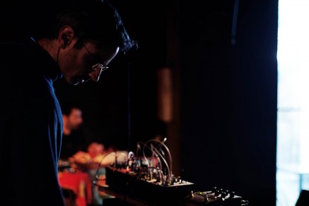 A música na arte: viagem ao cérebro de Rafael Toral