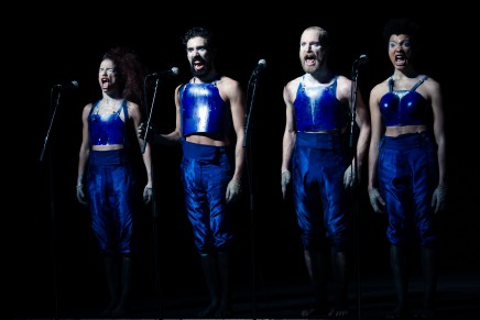 DDD: As estátuas também sofrem DDD: As estátuas também sofrem